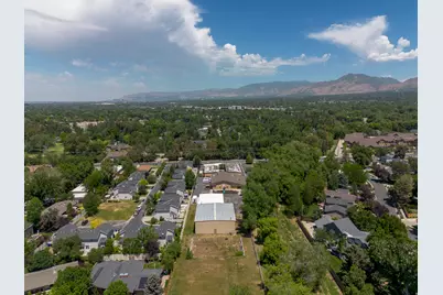 1800 E 5600 S, Holladay, UT 84121 - Photo 17