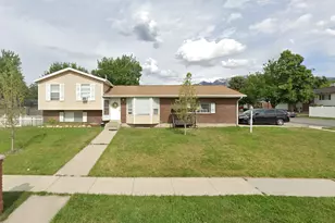 9571 S David St E, Sandy, UT 84070 - Photo 1