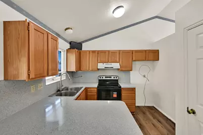 121 N 400 W, Clearfield, UT 84015 - Photo 7