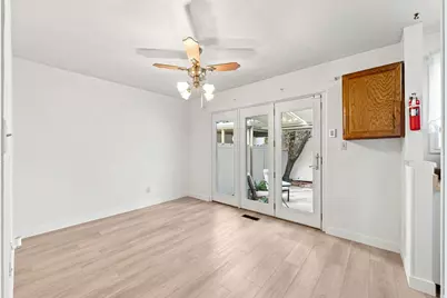 5647 S Park Pl E, Holladay, UT 84121 - Photo 7