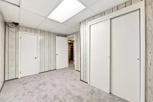 5647 S Park Pl E, Holladay, UT 84121 - Photo 23