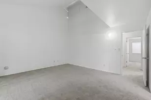 5647 S Park Pl E, Holladay, UT 84121 - Photo 15