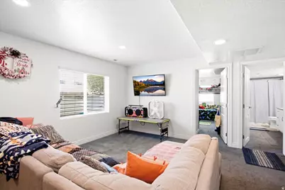 7226 W Silhouette Ln S, West Valley, UT 84081 - Photo 21