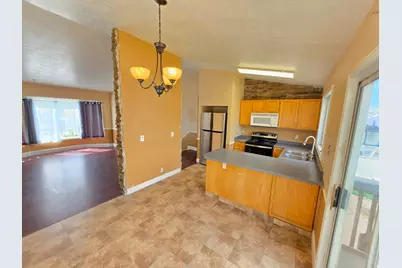 6101 S Dewdrops Dr, Kearns, UT 84118 - Photo 5