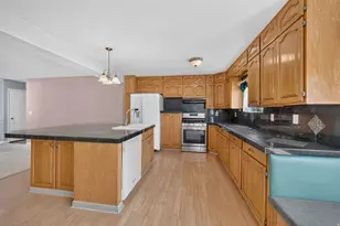2183 Gregory Ave, Riverton, UT 84065 - Photo 9
