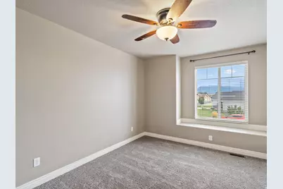2027 S Davis Ln W, West Haven, UT 84401 - Photo 9