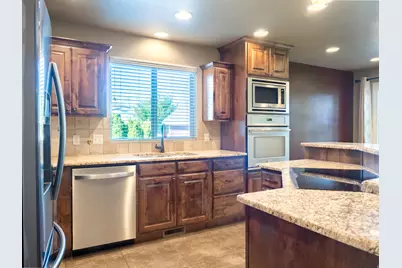 2027 S Davis Ln W, West Haven, UT 84401 - Photo 7