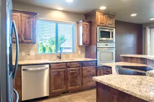 2027 S Davis Ln W, West Haven, UT 84401 - Photo 7