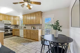 1489 E Verde Cir S, Sandy, UT 84093 - Photo 9