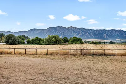 584 W 300 N, Hyrum, UT 84319 - Photo 37