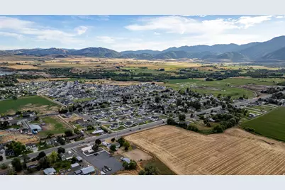 584 W 300 N, Hyrum, UT 84319 - Photo 47