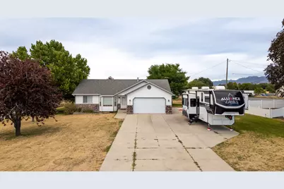 584 W 300 N, Hyrum, UT 84319 - Photo 5