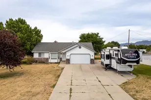 584 W 300 N, Hyrum, UT 84319 - Photo 5