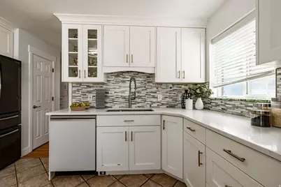 2562 E 3210 S, Salt Lake City, UT 84109 - Photo 15
