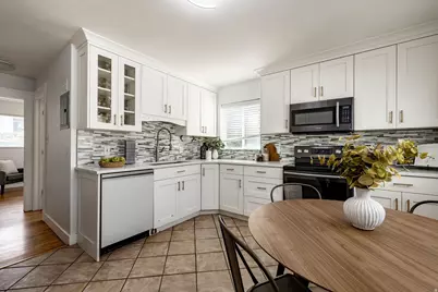 2562 E 3210 S, Salt Lake City, UT 84109 - Photo 3