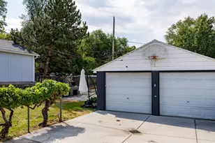 2562 E 3210 S, Salt Lake City, UT 84109 - Photo 43