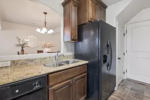 1000 E Bluffview Dr, Washington, UT 84780 - Photo 9