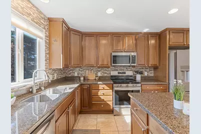 2138 E Eagle Crest Dr, Draper, UT 84020 - Photo 9