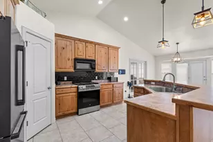 6342 W Rose Run Way S, Herriman, UT 84096 - Photo 9