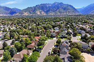2047 E Village Point Way, Sandy, UT 84093 - Photo 33