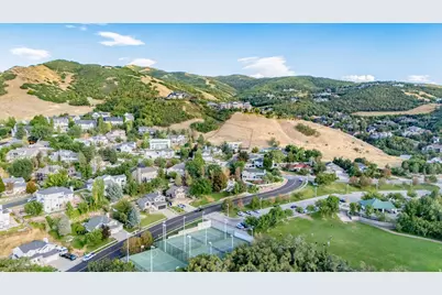 3829 S 400 E, Bountiful, UT 84010 - Photo 33