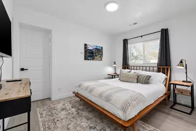 6824 S 700 E, Midvale, UT 84047 - Photo 9
