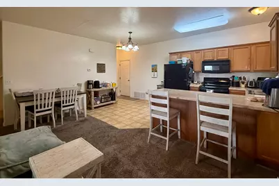 393 E 600 S #H, Vernal, UT 84078 - Photo 3