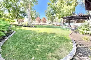 1938 E Vintage Woods Ct S, Holladay, UT 84117 - Photo 55