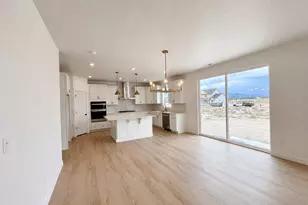 1089 E Blackfeet Dr, Eagle Mountain, UT 84005 - Photo 5