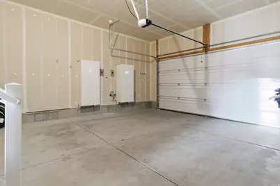 8046 S 6910 W, West Jordan, UT 84081 - Photo 17