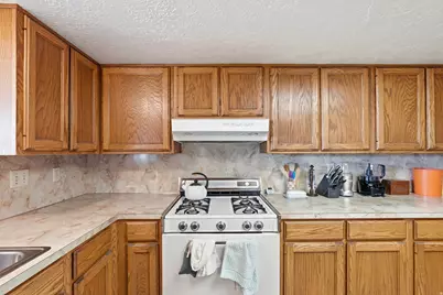 748 E Antelope Dr N, Layton, UT 84041 - Photo 7