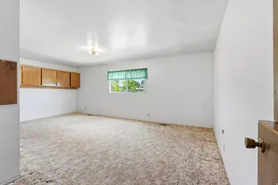 748 E Antelope Dr N, Layton, UT 84041 - Photo 21