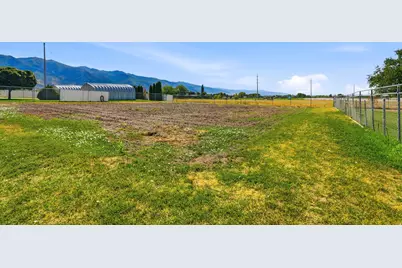 748 E Antelope Dr N, Layton, UT 84041 - Photo 37