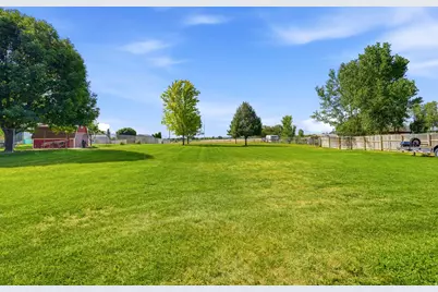 748 E Antelope Dr N, Layton, UT 84041 - Photo 33