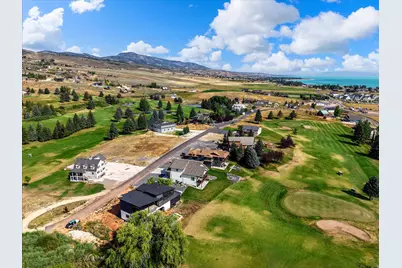 2610 Foxridge Rd, Garden City, UT 84028 - Photo 9