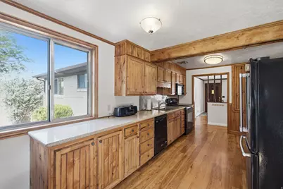 192 E 7845 S, Sandy, UT 84070 - Photo 7