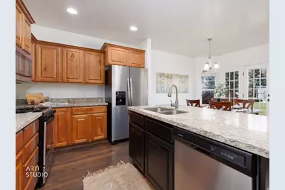 2117 E Glamis Ct S, Draper, UT 84020 - Photo 3