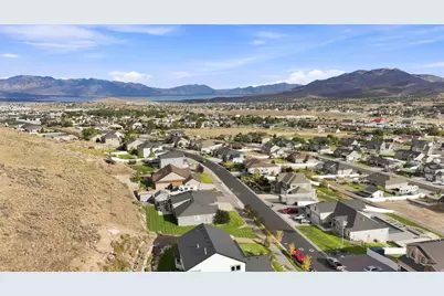 2417 E Patriot Dr, Eagle Mountain, UT 84005 - Photo 17