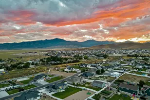 2417 E Patriot Dr, Eagle Mountain, UT 84005 - Photo 5