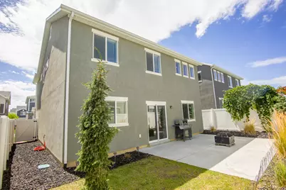 2064 W 3360 S, Syracuse, UT 84075 - Photo 15