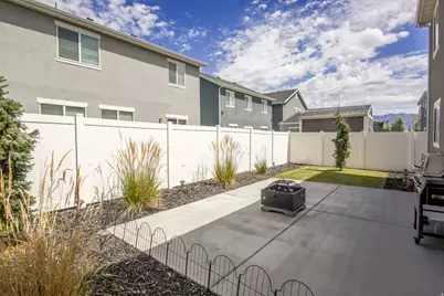 2064 W 3360 S, Syracuse, UT 84075 - Photo 17
