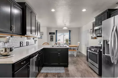 15046 S Gallant Dr, Bluffdale, UT 84065 - Photo 9