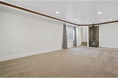 6952 W Hunter Dr, West Valley, UT 84128 - Photo 11