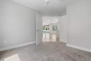 6952 W Hunter Dr, West Valley, UT 84128 - Photo 5
