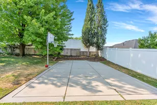 3661 N 2300 E, Layton, UT 84040 - Photo 65