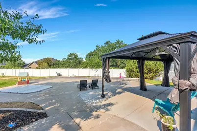 3661 N 2300 E, Layton, UT 84040 - Photo 59