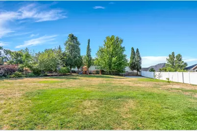3661 N 2300 E, Layton, UT 84040 - Photo 63