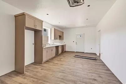 760 N Lauritzen, Hildale, UT 84784 - Photo 19