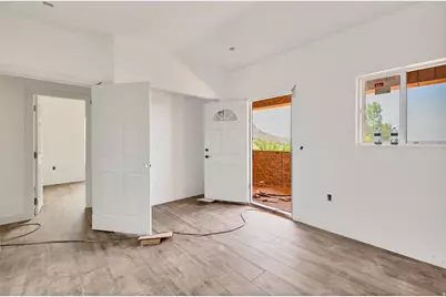 760 N Lauritzen, Hildale, UT 84784 - Photo 11