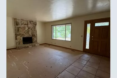 8012 S Bueno Vista Dr, West Jordan, UT 84088 - Photo 3